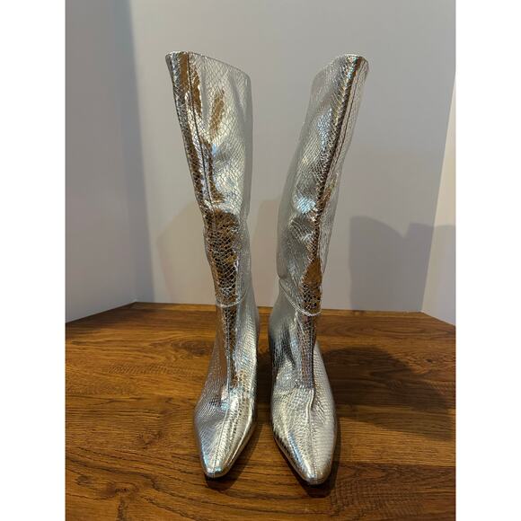 Steve Madden Women's Newlyn Croc Print Kitten Heel Boot Silver Sz 6.5 NWOB - Picture 3 of 12